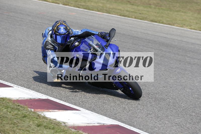 Archiv-2025/49 26.08.2025 Cornu Master School ADR/blau-bleu/0-2